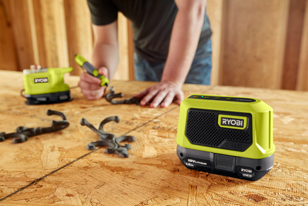 2021_PM_Ryobi_Bluetooth-Speaker_RBTM18 Lautsprecher