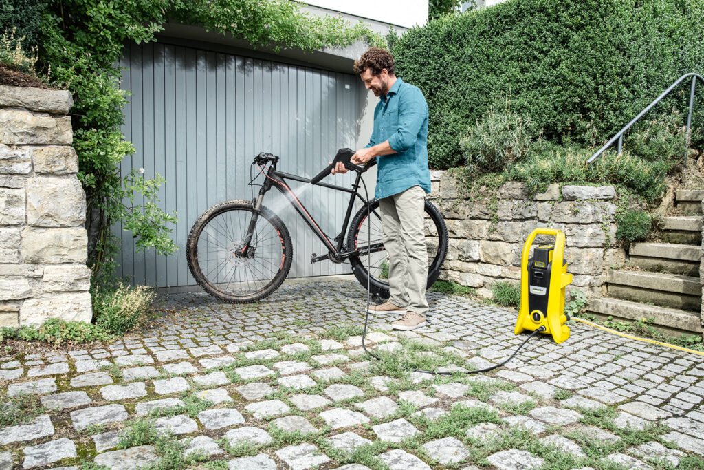 2023_Kaercher_Cleaning tip_Bike_cleaning_DE