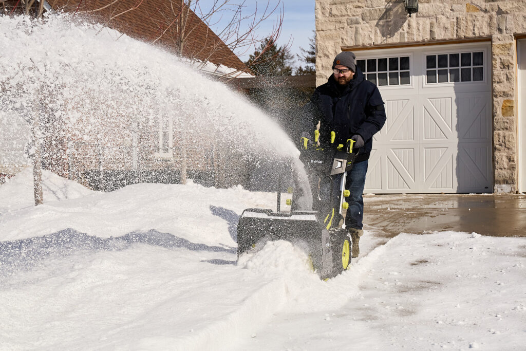 2025_PM_Ryobi_RY36STX61A-260F Schneefraese