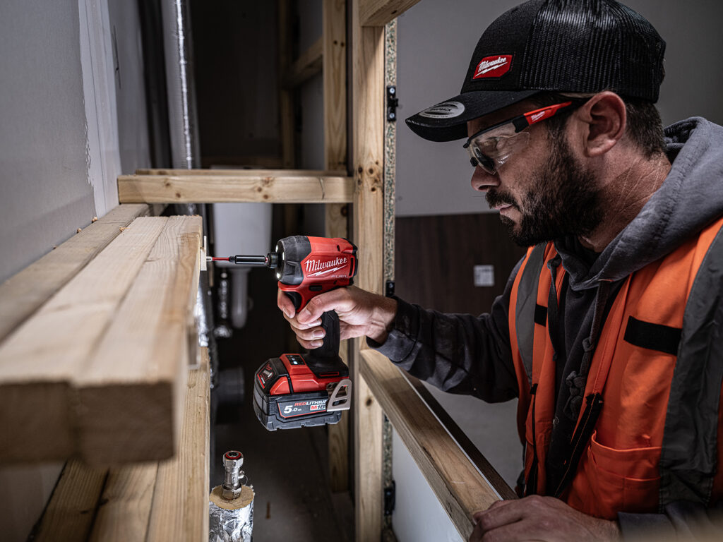 2026_PM_Milwaukee_SURGE_M18_FIDRQ