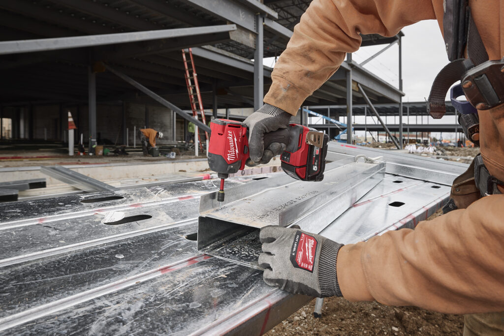 2026_PM_Milwaukee_SURGE_M18_FIDRQ